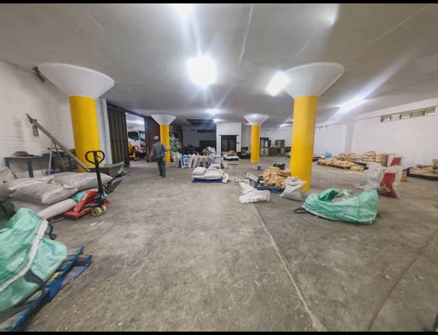 2,289M² WAREHOUSE FOR SALE IN OPHIRTON